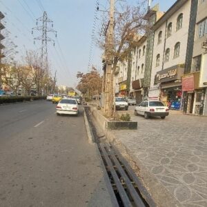 زیر زمین۱۸۰ متری*سند تک برگ تجاری*بر بلوار باغستان