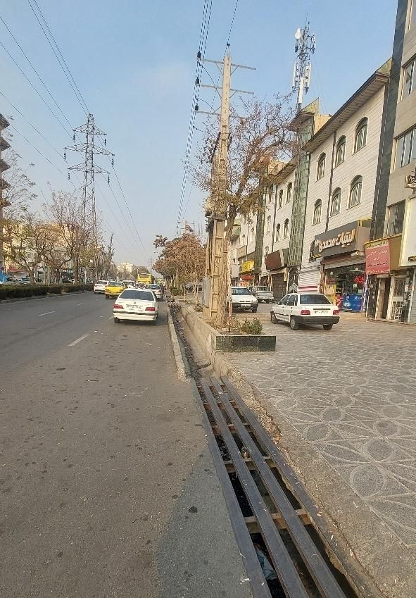 زیر زمین۱۸۰ متری*سند تک برگ تجاری*بر بلوار باغستان